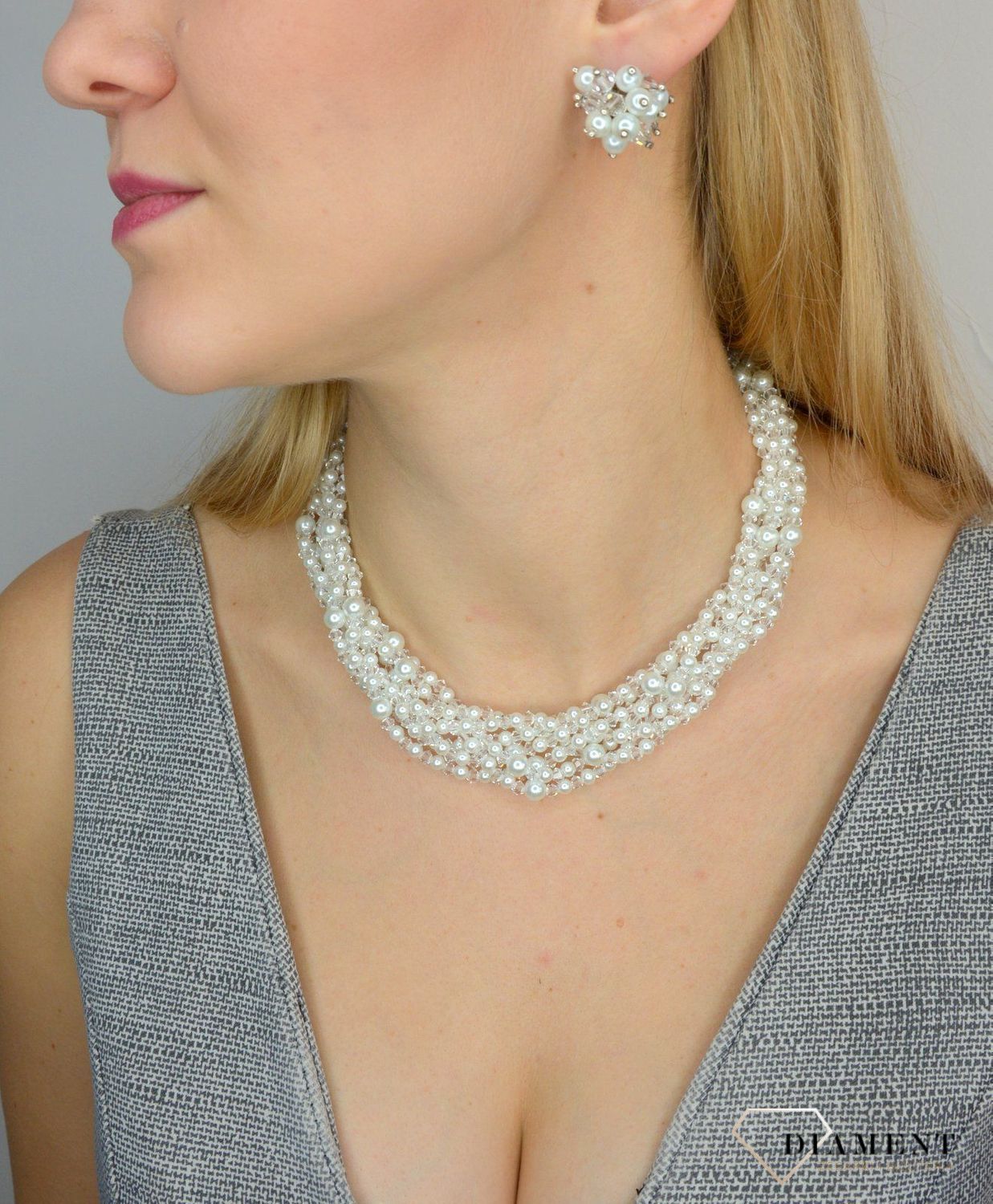 Naszyjnik Swarovski element i perełki syntetyczne NR 624 wykonana ze srebra próby 925 oraz ekskluzywnych kryształów Swarovski® crystals. Biżuteria naszyjnik Swarovski Radziszewska1.jpg